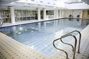 Pool - NEW! 2BR Furnished Apt near National Museum (Washington)