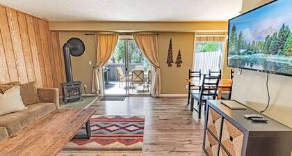 Walking distance to shops, brewery and eateries.
