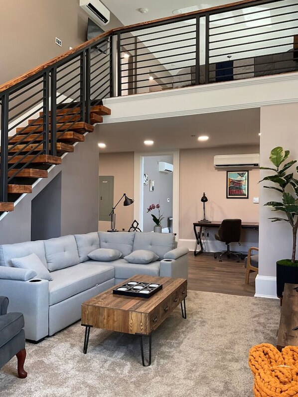 Interior - One Zero Five Stay 300 (Barre)