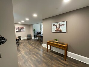 Interior - One Zero Five Stay 300 (Barre)