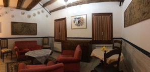 Deluxe Suite, Non Smoking, City View | Desk, iron/ironing board, free WiFi, bed sheets