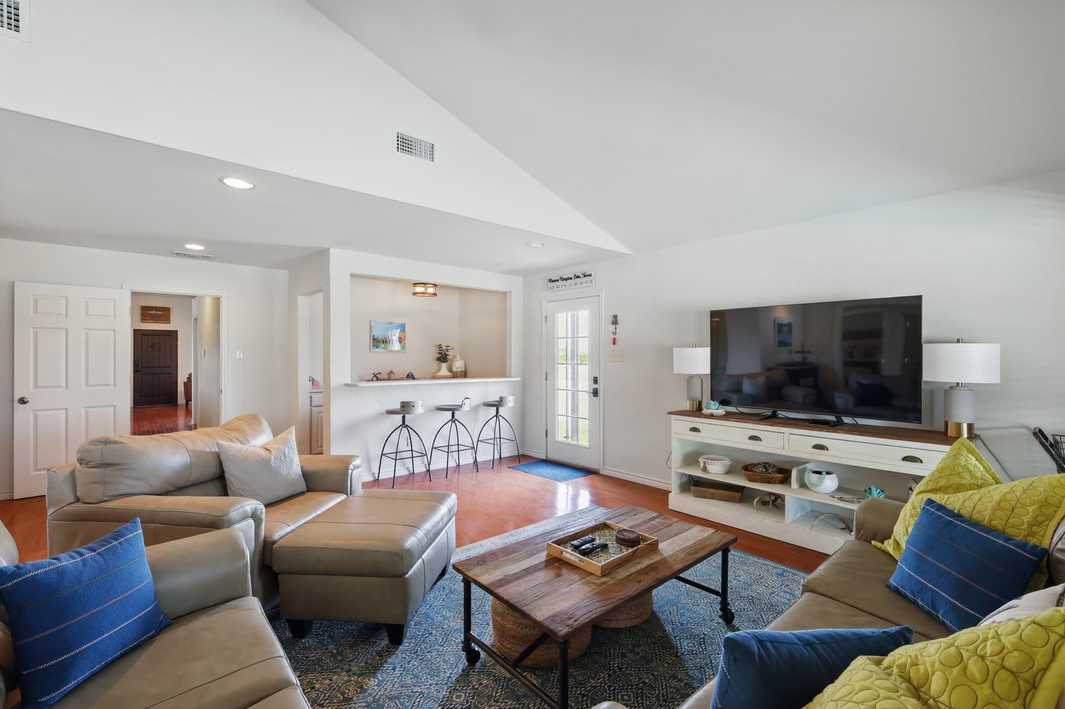 Smart-tv, pejs, bordfodbold