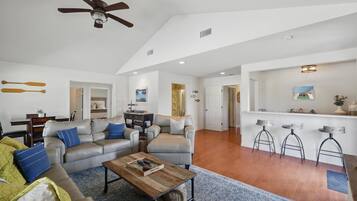 Smart TV, chimenea, futbolito