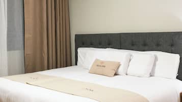 Habitación doble superior, balcón, vistas a la ciudad | Ropa de cama hipoalergénica y edredones de plumas