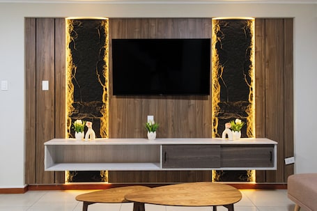 32-inch Smart TV with satellite channels. HOTEL INKALMA SANTA MARTA