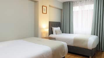 Phòng đôi hoặc 2 giường đơn Superior | Bộ đồ giường kháng dị ứng, chăn bông, nệm có lớp đệm bông, bàn