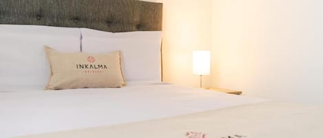 Chambre Double Standard | Literie hypoallergénique, couette en duvet d'oie, surmatelas, bureau