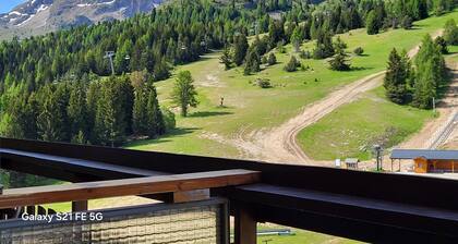 COSY stay at the MONTAGNE-STUDIO for 4/5 people - at the foot of the slopes