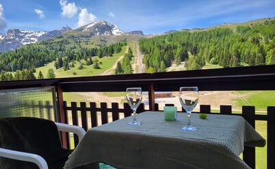 COSY stay at the MONTAGNE-STUDIO for 4/5 people - at the foot of the slopes