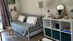 TV, bordtennis og bøker