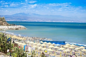 På stranden
