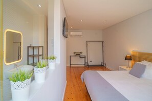 4 chambres, fer et planche à repasser, accès Internet