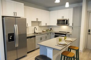 Apartment, 1 Bedroom | Private kitchen