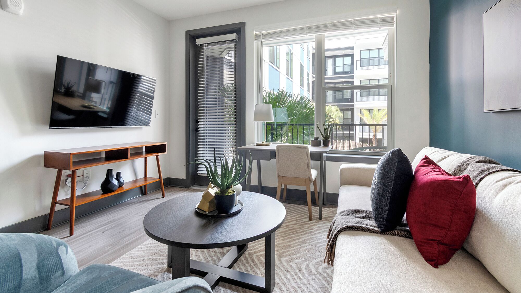 公寓, 1 間臥室 | 起居區 | 50-吋智慧型電視，提供數位頻道
