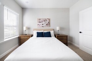 Decoración personalizada, muebles diferentes y ropa de cama