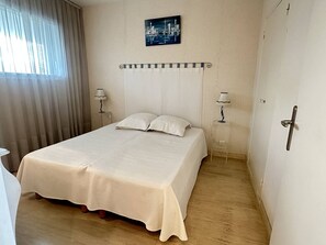 1 室のベッドルーム、WiFi (無料)