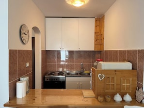 Appartement Confort, balcon, vue cour intérieure | Cuisine privée