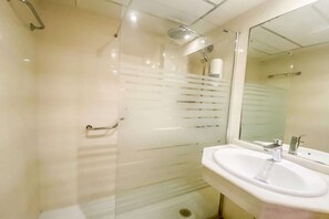 Shower, hair dryer - Apartment in Benalmádena with Sea Views (Benalmádena)