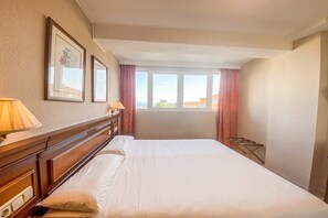 3 bedrooms, iron/ironing board, free WiFi