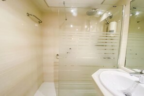 Shower, hair dryer - Apartment in Benalmádena with Sea Views (Benalmádena)