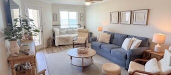 Sunset Harbor Palms 2-210 - Bayside Retreat