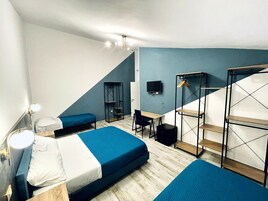 Quarto casal ou duplo família, vista para a cidade | Wi-Fi de cortesia