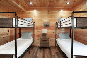 5 chambres, fer et planche à repasser, Wi-Fi gratuit, draps fournis