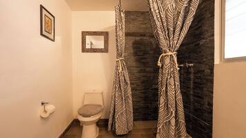 Comfort House, Private Pool | Bathroom