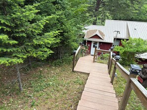 Property grounds - Charming 3BR Lakefront Home w/ AC & WiFi on Ossipee Lake, Freedom NH (Freedom)