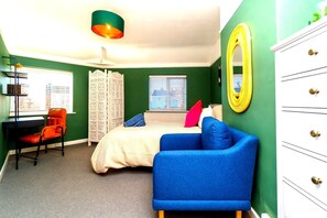 4 chambres, bureau, fer et planche à repasser, accès Internet