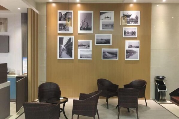 المنشأة من الداخل