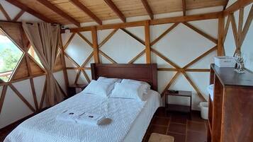 8 bedrooms, iron/ironing board, WiFi, bed sheets