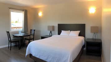 Deluxe Double Room, Partial Lake View