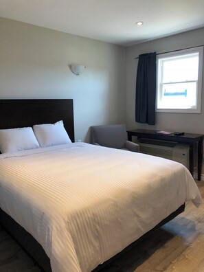 Habitación doble | Escritorio, espacio para trabajar con un portátil, wifi gratis