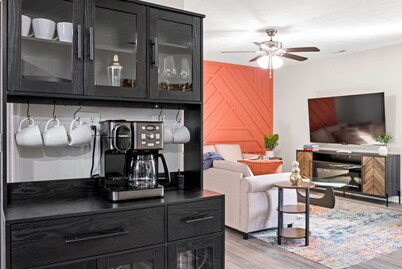 Spacious & Cozy Upstairs Apartment with King Beds and Smart TVs in Every Room