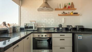 Studio Supérieur, vue ville | Cuisine privée | Cafetière/bouilloire, bouilloire électrique