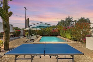 حمّام سباحة خارجي، حمّام سباحة مُدفَّأ