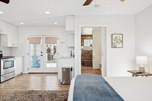 4 bedrooms, desk, iron/ironing board, travel cot