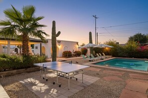 Outdoor pool, a heated pool - Chic Phoenix Home | Heated Pool | Hot Tub | Grill (Phoenix)