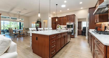 Stunning custom-built, designer 3 bed 3 bath home in the Villages, Florida