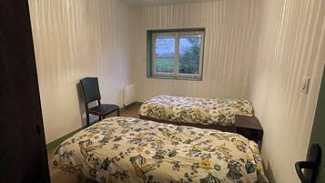 5 bedrooms, free WiFi, bed sheets