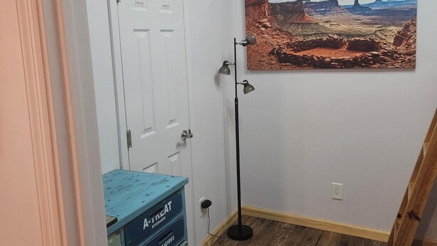 Interior - Cozy 2-bedroom cabin in beautiful Strawberry/Pine with AC, WiFi, Hot tub,  deck. (Pine)
