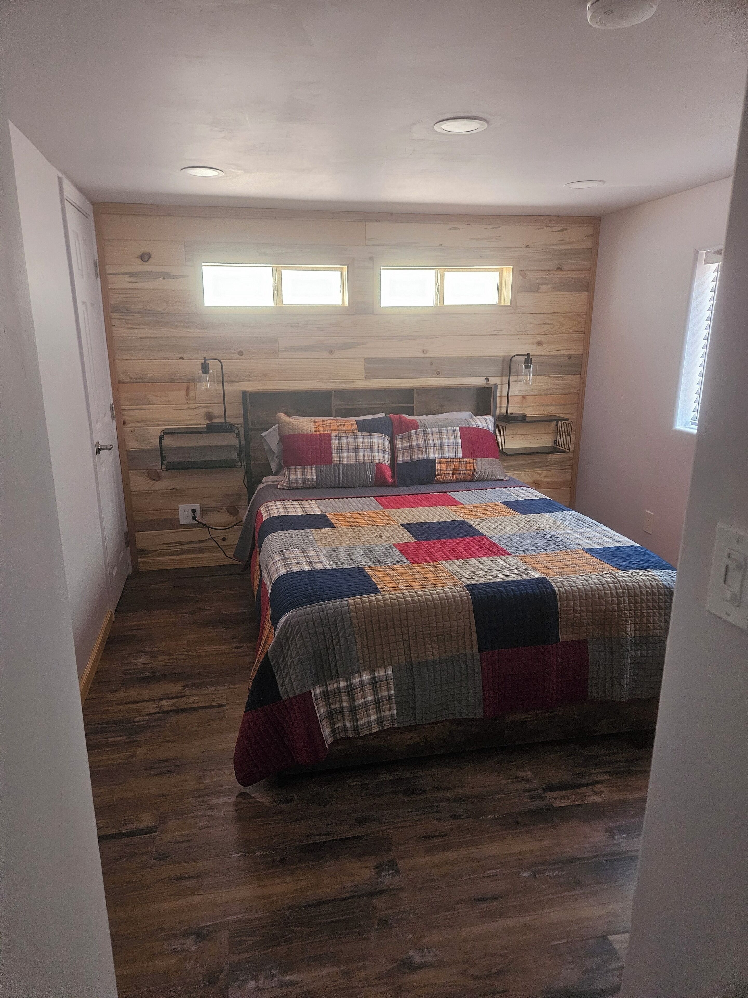 2 bedrooms, desk, free WiFi, bed sheets