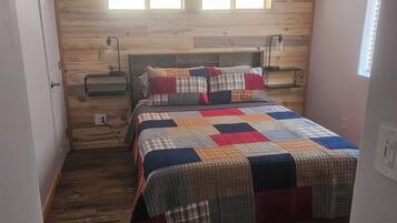 2 bedrooms, desk, free WiFi, bed sheets