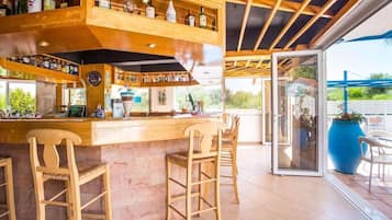 Bar (en el alojamiento)