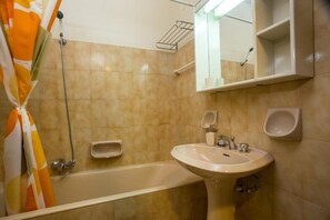 Bathroom - Muses Hotel (Rhodes)