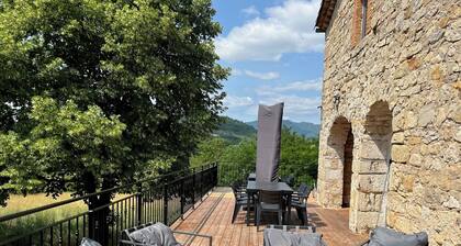 SOUTH ARDECHE Large house sleeps 22 with swimming pool near river