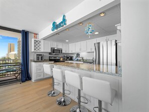 Kondominium, Beberapa Tempat Tidur (Windward 408 at Edgewater) | Dapur pribadi