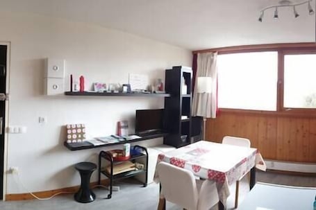 Interior. Studio 4 people Les Arcs 1600