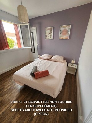 2 chambres, fer et planche à repasser, lit parapluie, Wi-Fi